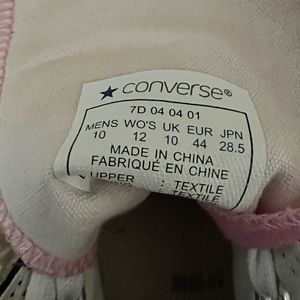 Converse pink/black high tops